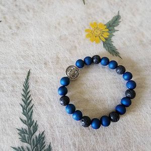 Semi Precious and Lava Rock Bracelet Blue Black Stretchy Size 7 in.